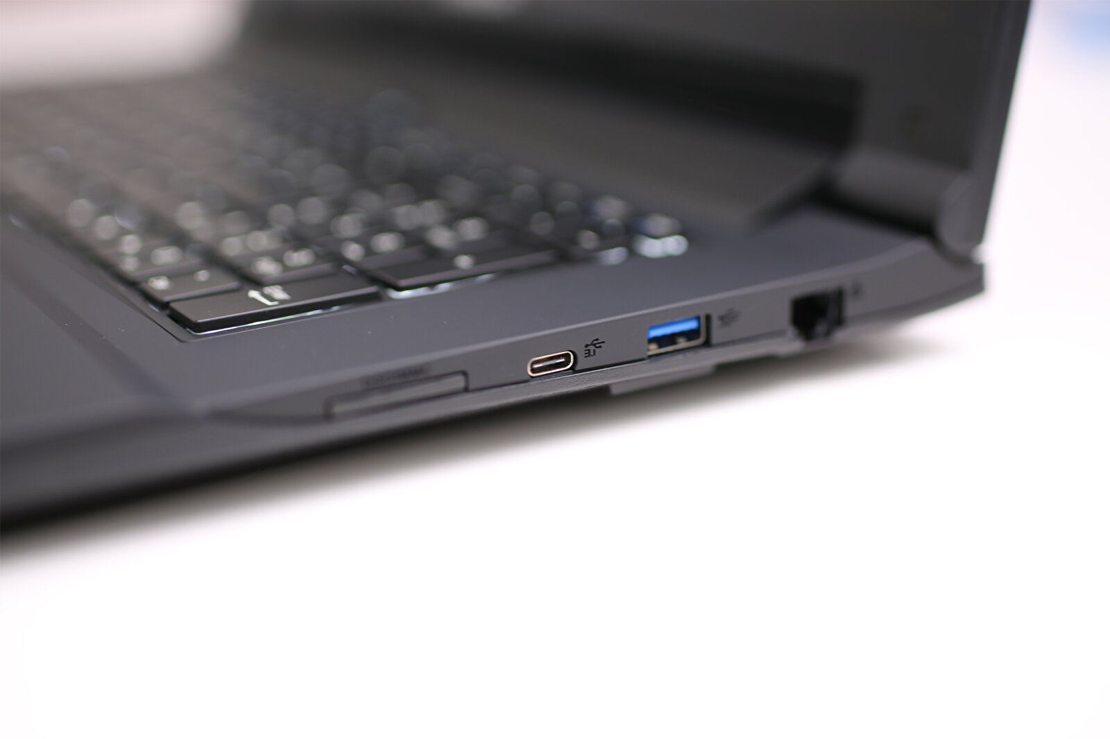 Abra A7 V6.5.2 17.3" Gaming Laptop 16156